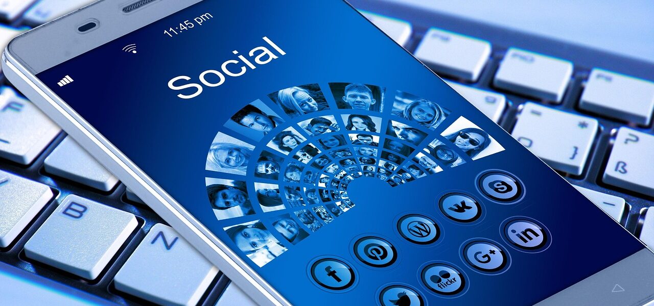 mobile phone, smartphone, keyboard, app, internet, network, social network, logo, facebook, marketing, analysis, concept, social networking, networking, social media, icon, website, multimedia, internet, facebook, marketing, marketing, social media, social media, social media, social media, social media
