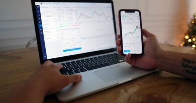 man, computer, stock trading, iphone, hands, finance, day trading, wall street, finances, investor, money, wealth, equity, trader, day trader, investing, investment, banking, stock market, forex, shareholder, financial, investor, investor, investor, equity, trader, trader, trader, trader, stock market, forex, forex, forex, forex, forex